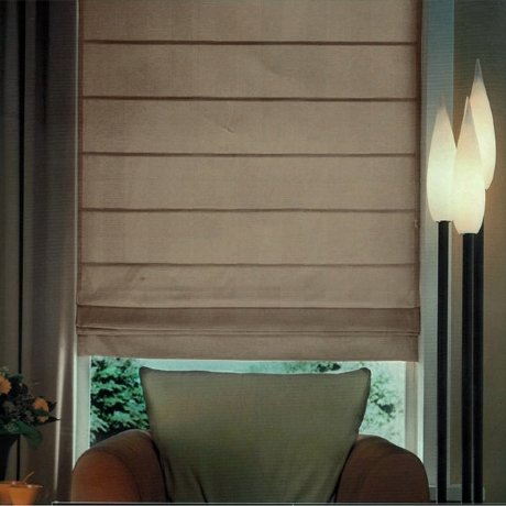 Римская штора модель «Классик» из ткани коллекции «Softlux» на карнизе